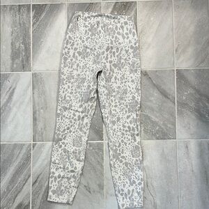 Align High Rise 25” in Cheetah Camo Antique 6